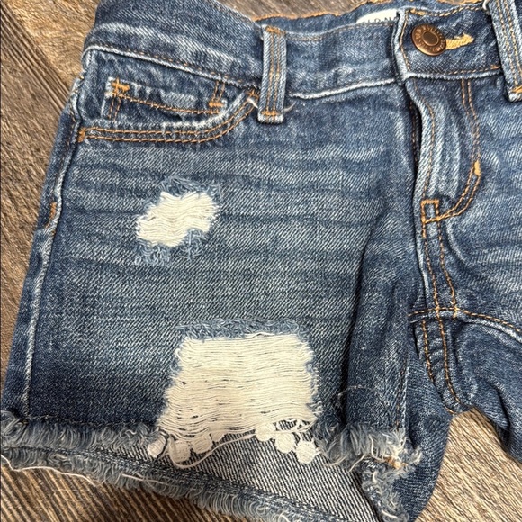 Old Navy Blue Jean Distressed Shorts - Picture 2 of 7